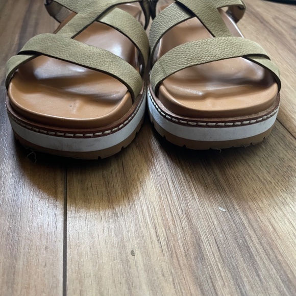 Madewell Aubrey Sandal in Nubuck Leather - Picture 3 of 9